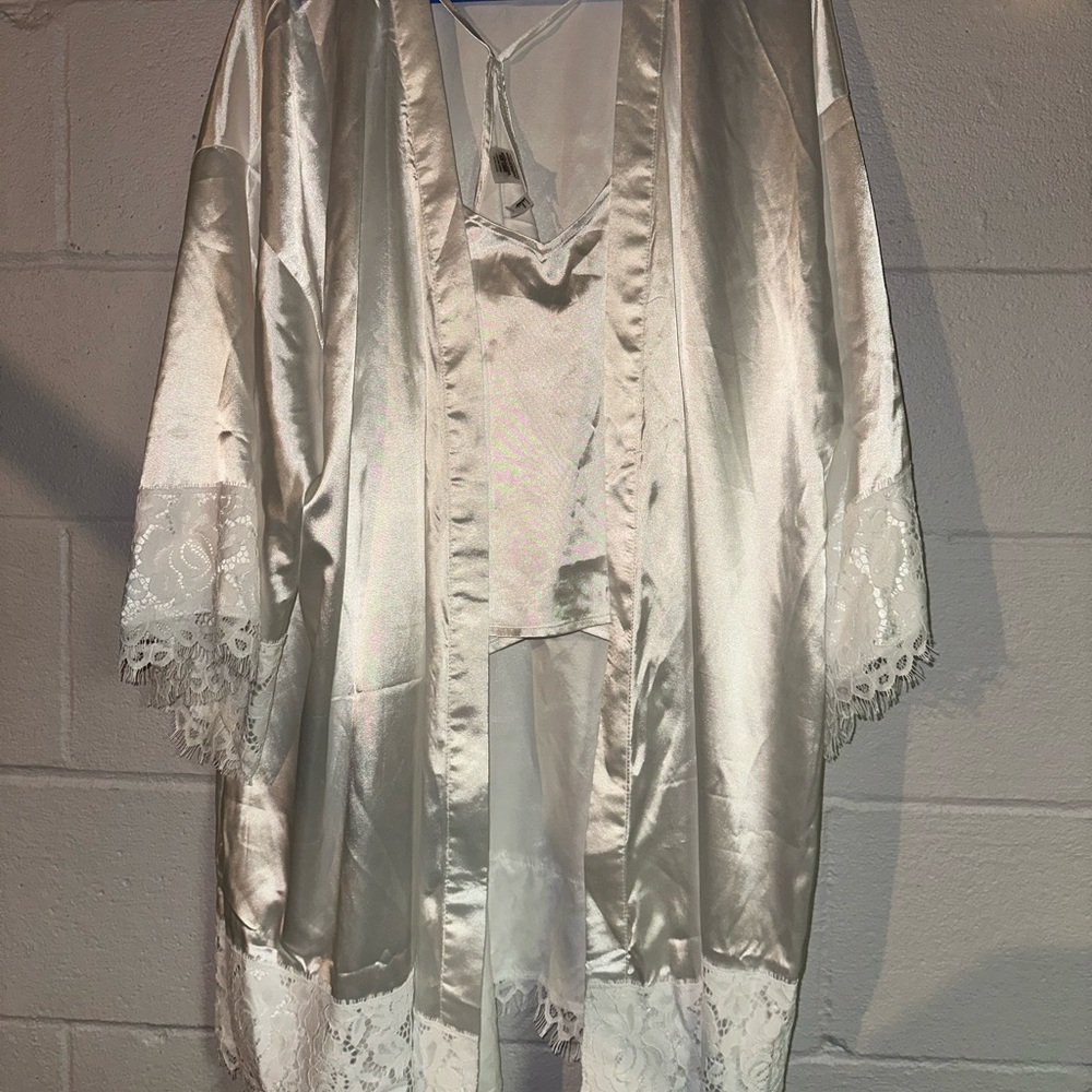 LuLu’s Bridal Robe & PJ set, WORE FOR TWO HOURS